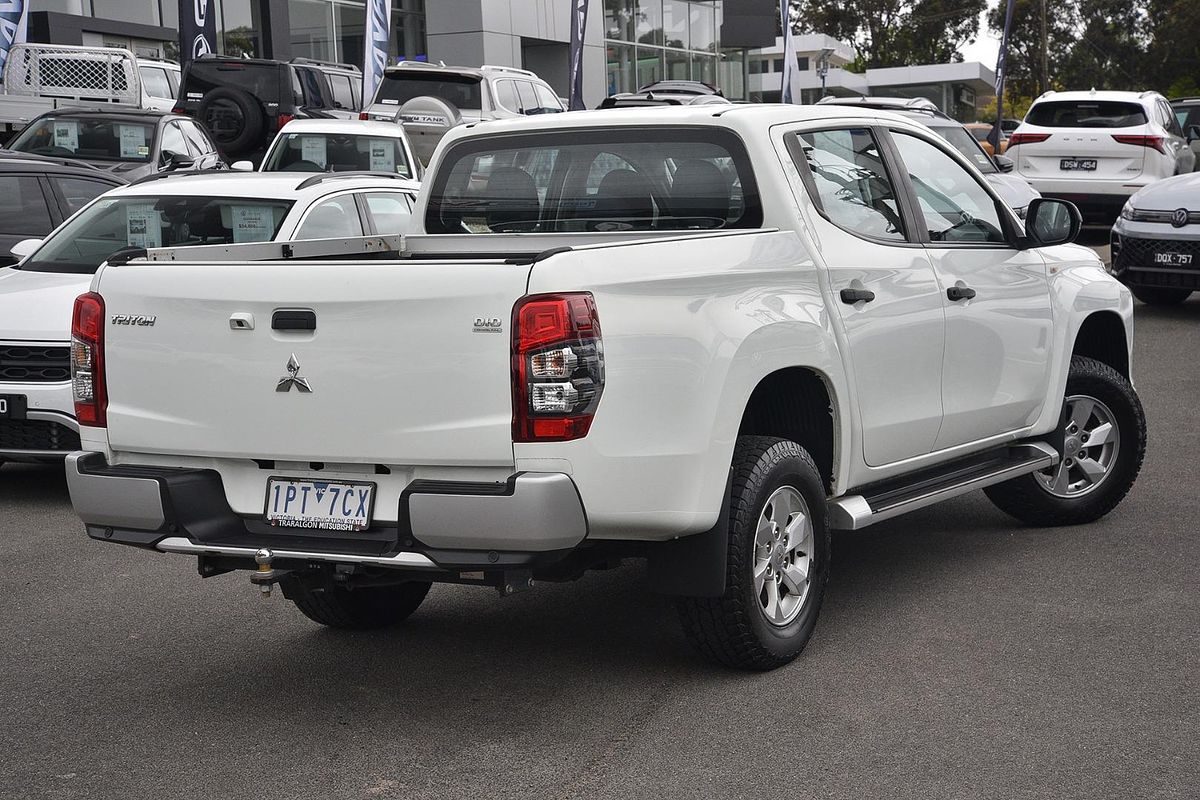 2019 Mitsubishi Triton GLX+ MR 4X4
