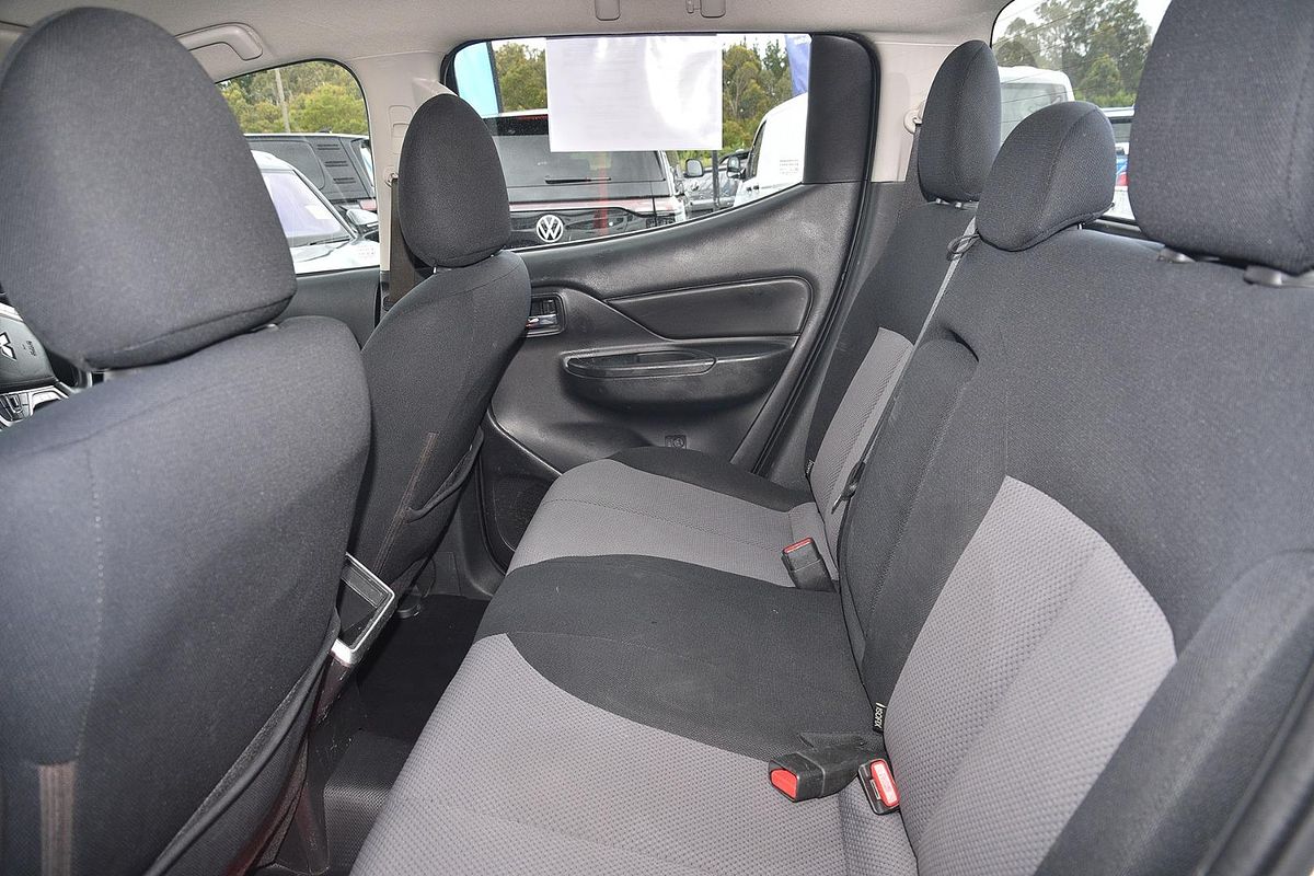 2019 Mitsubishi Triton GLX+ MR 4X4