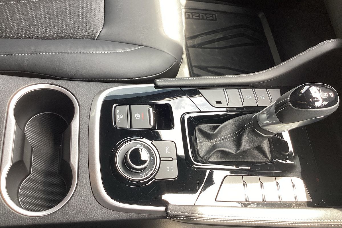 2025 Isuzu MU-X LS-T