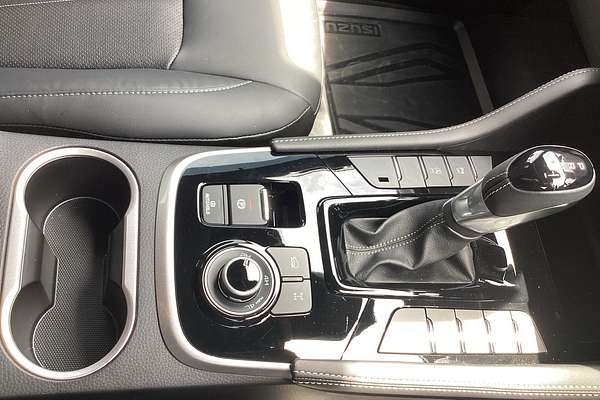 2025 Isuzu MU-X LS-T