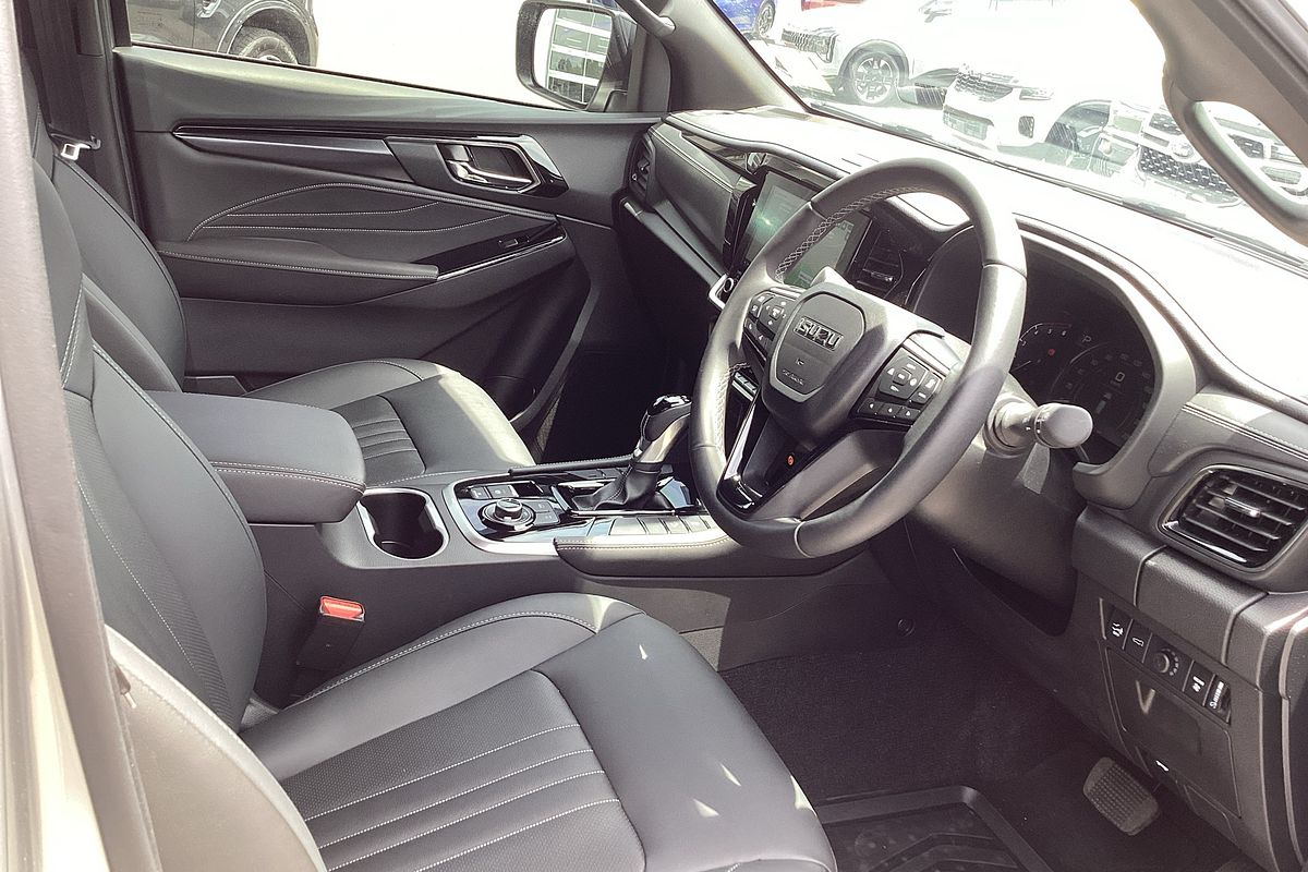 2025 Isuzu MU-X LS-T