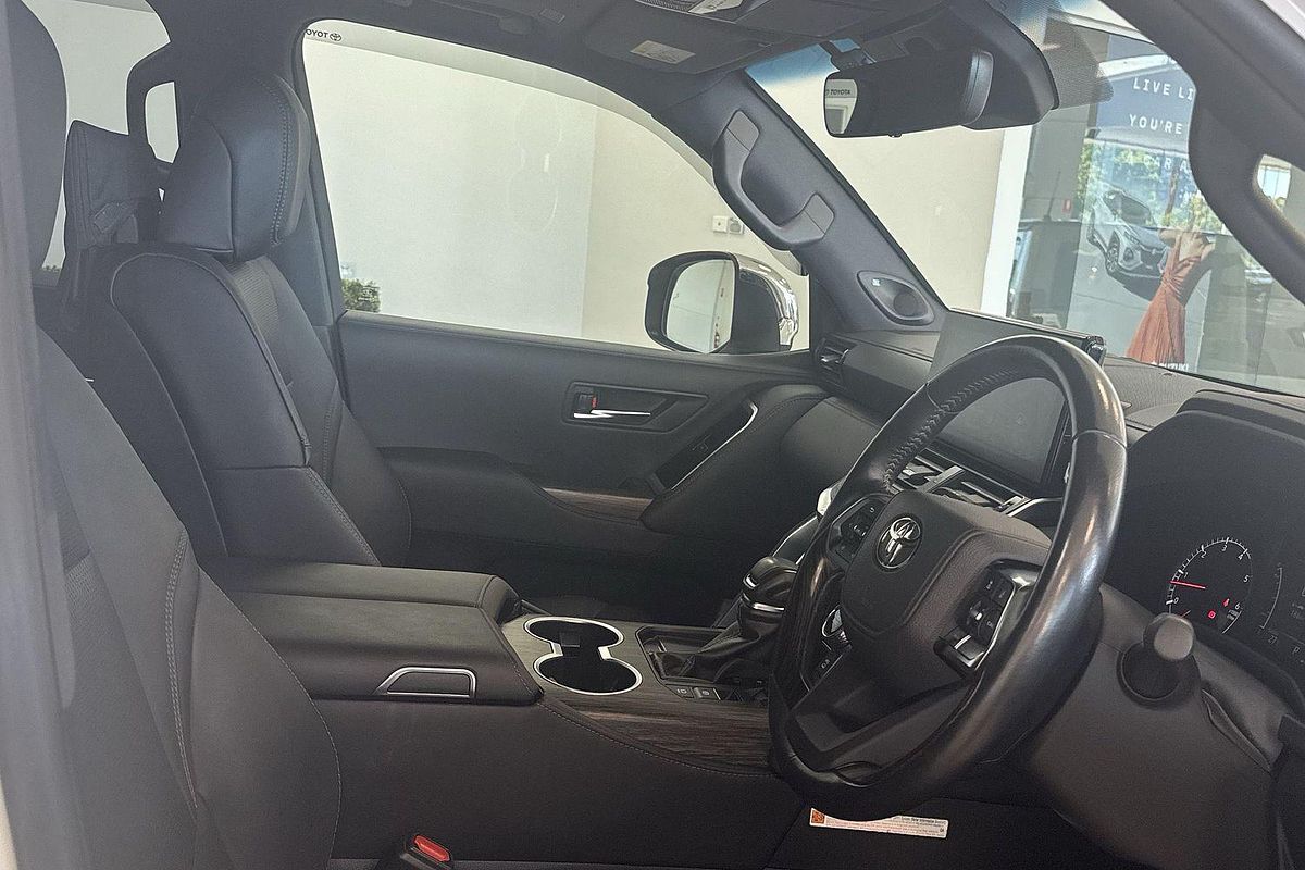 2022 Toyota Landcruiser Sahara FJA300R