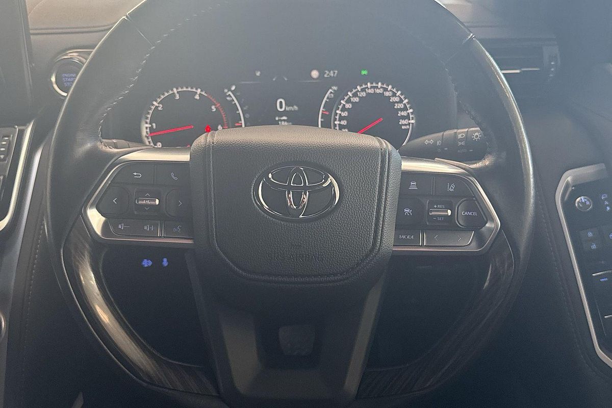 2022 Toyota Landcruiser Sahara FJA300R