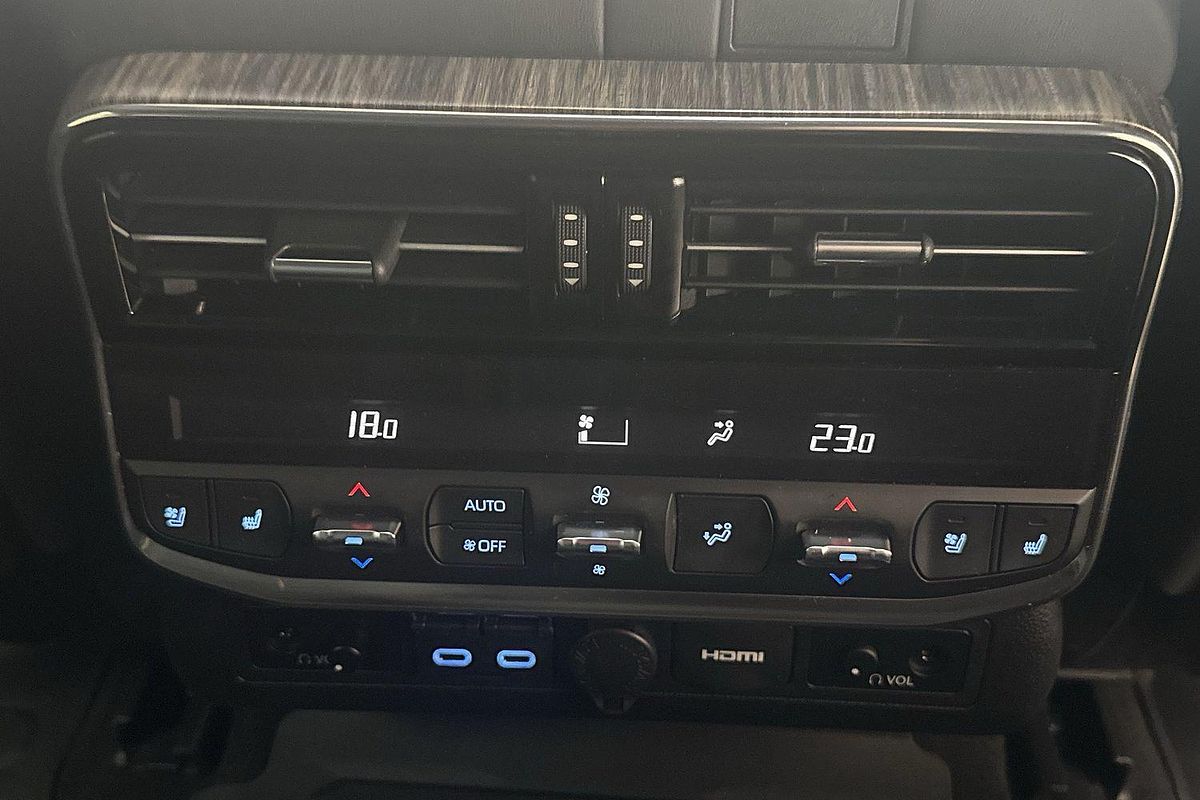 2022 Toyota Landcruiser Sahara FJA300R