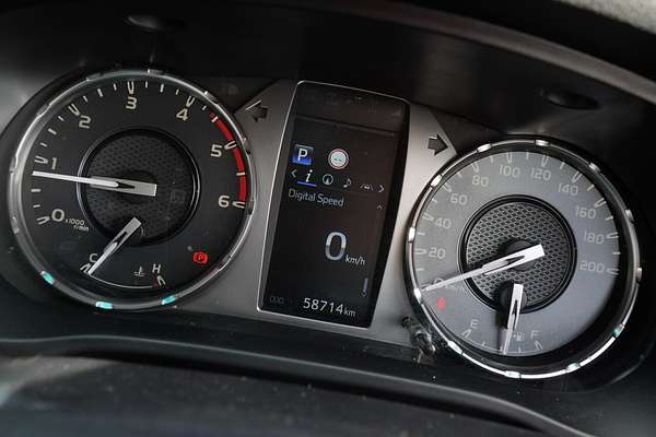 2020 Toyota Hilux SR5 GUN126R 4X4