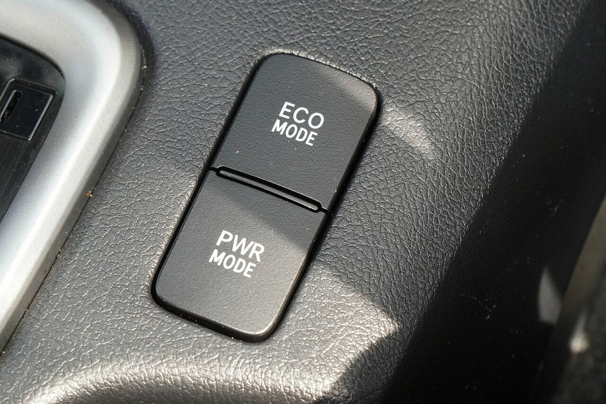 2020 Toyota Hilux SR5 GUN126R 4X4