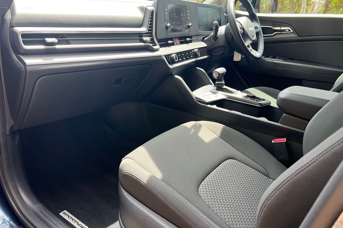 2025 Kia Sportage S NQ5