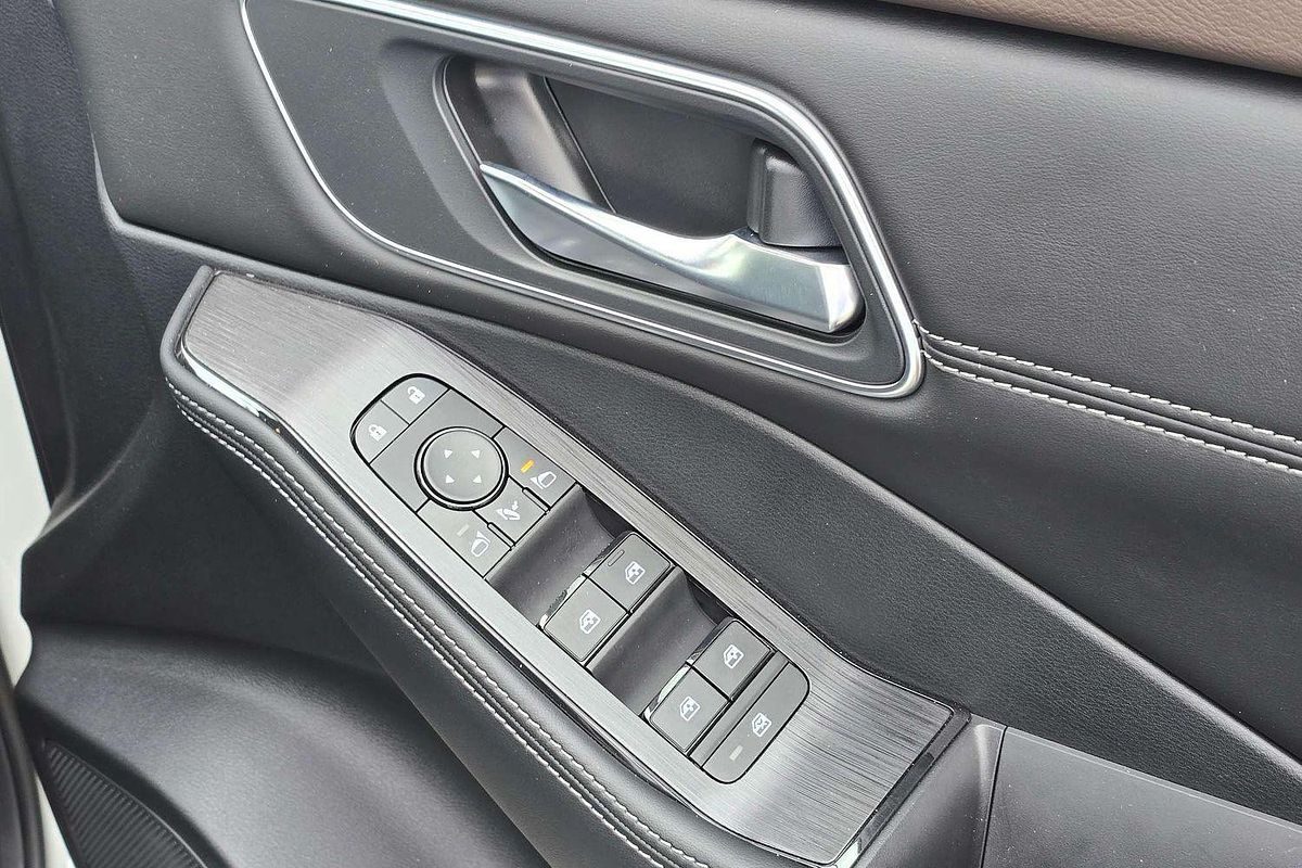 2025 Nissan X-TRAIL ST-L e-POWER T33