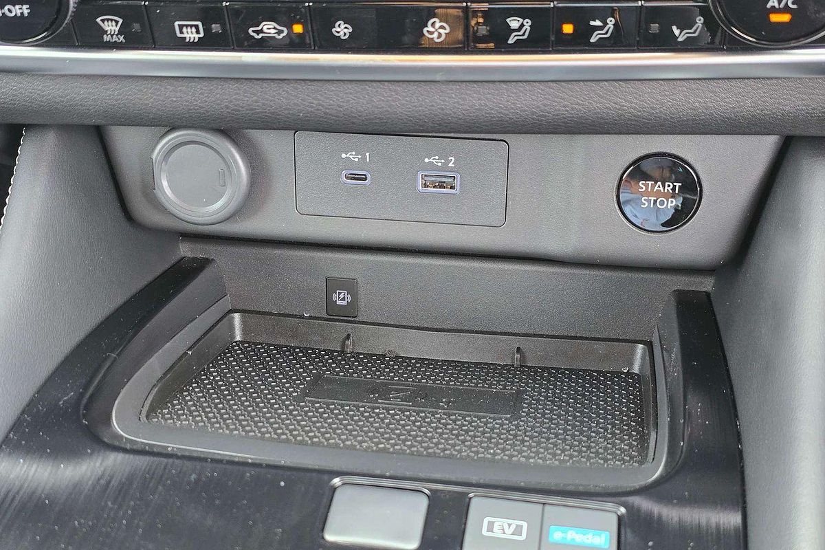 2025 Nissan X-TRAIL ST-L e-POWER T33