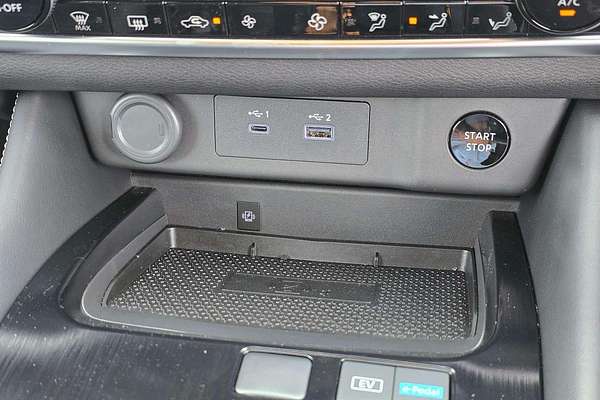 2025 Nissan X-TRAIL ST-L e-POWER T33