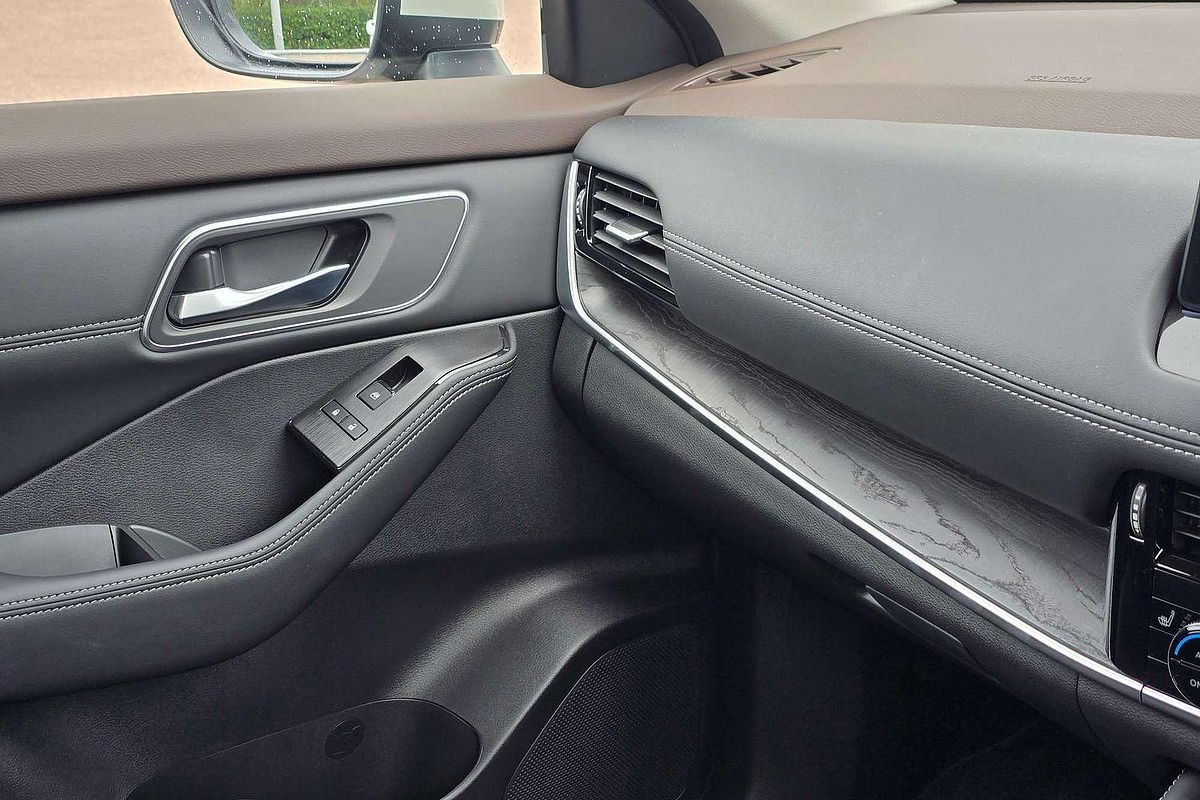 2025 Nissan X-TRAIL ST-L e-POWER T33