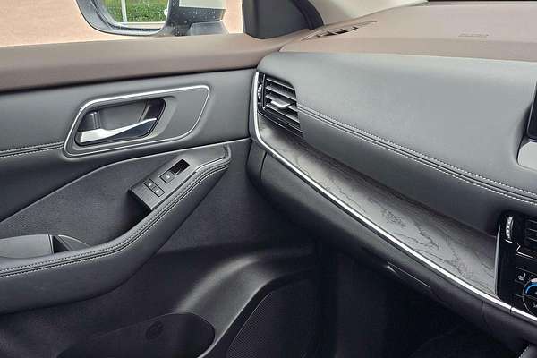 2025 Nissan X-TRAIL ST-L e-POWER T33