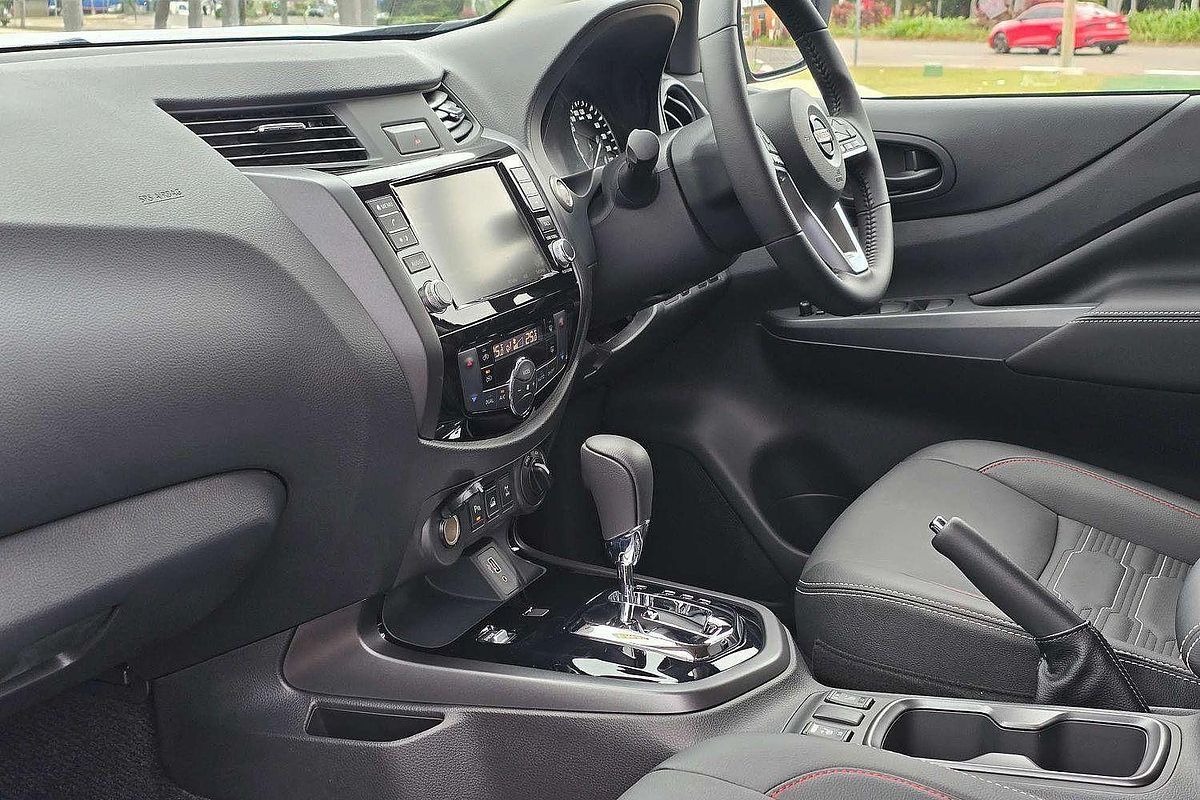 2025 Nissan Navara PRO-4X Warrior D23 4X4