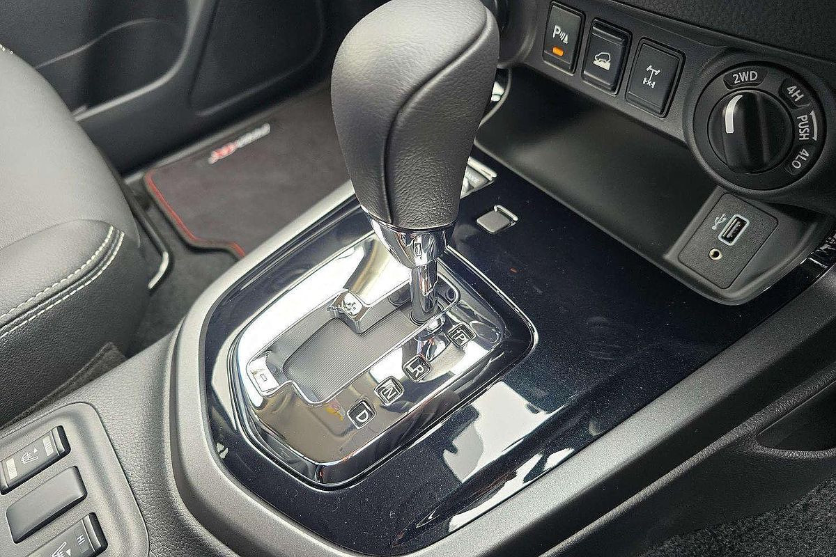 2025 Nissan Navara PRO-4X Warrior D23 4X4