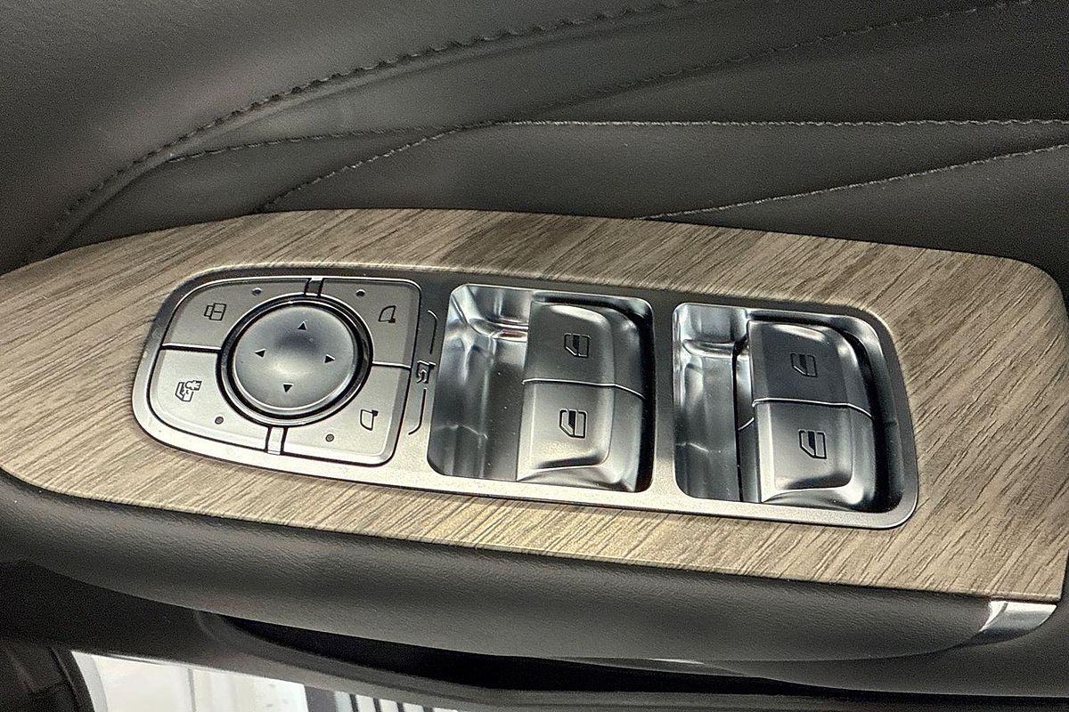 2025 GWM Tank 500 Ultra Hi4-T PHEV P03