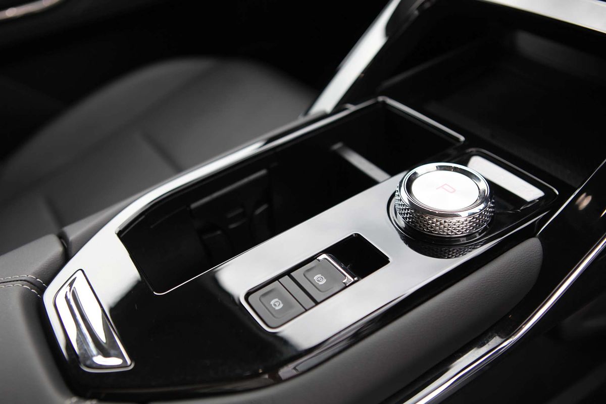 2025 GWM Haval H6 Lux B01