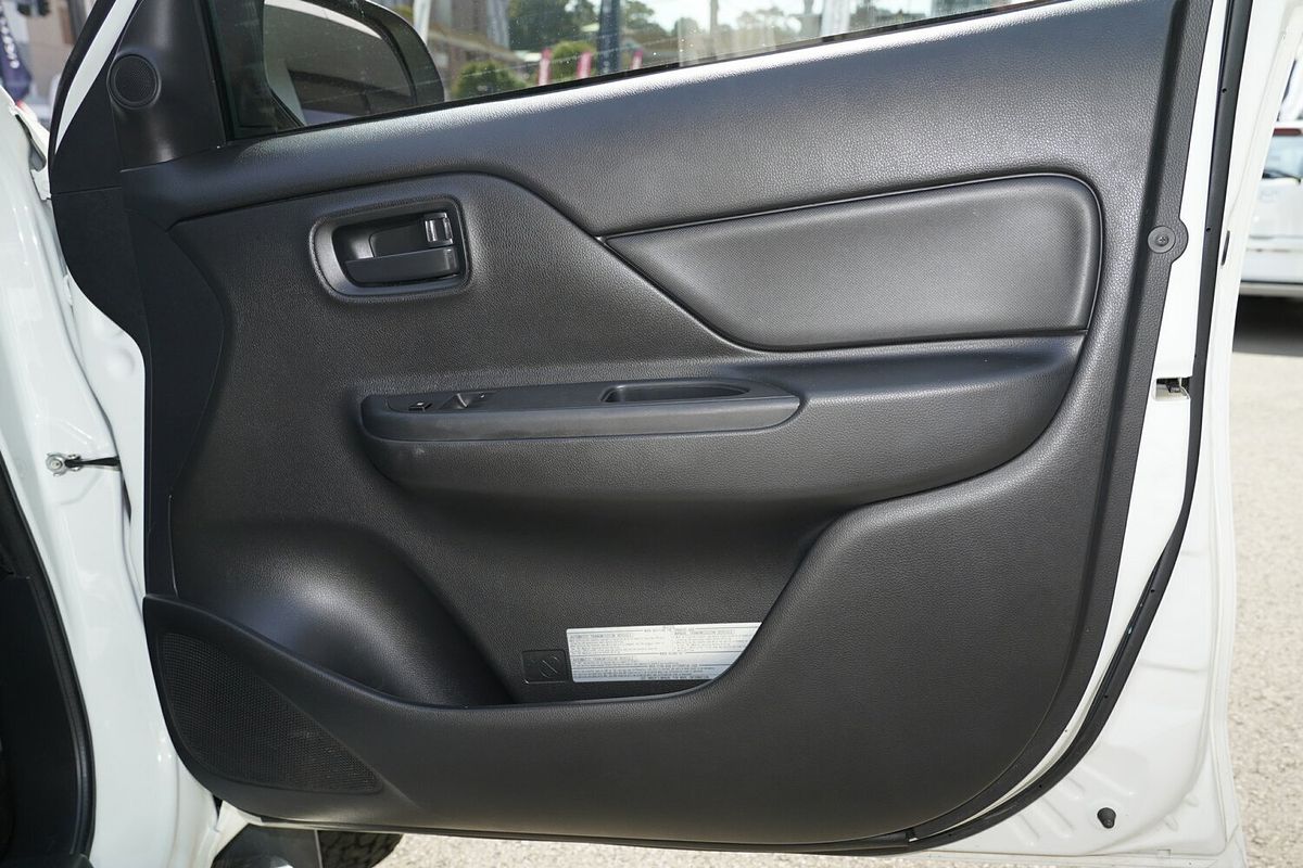 2020 Mitsubishi Triton GLX MR 4X4