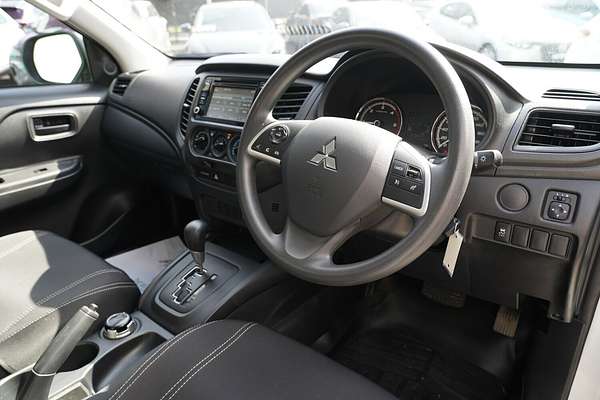 2020 Mitsubishi Triton GLX MR 4X4