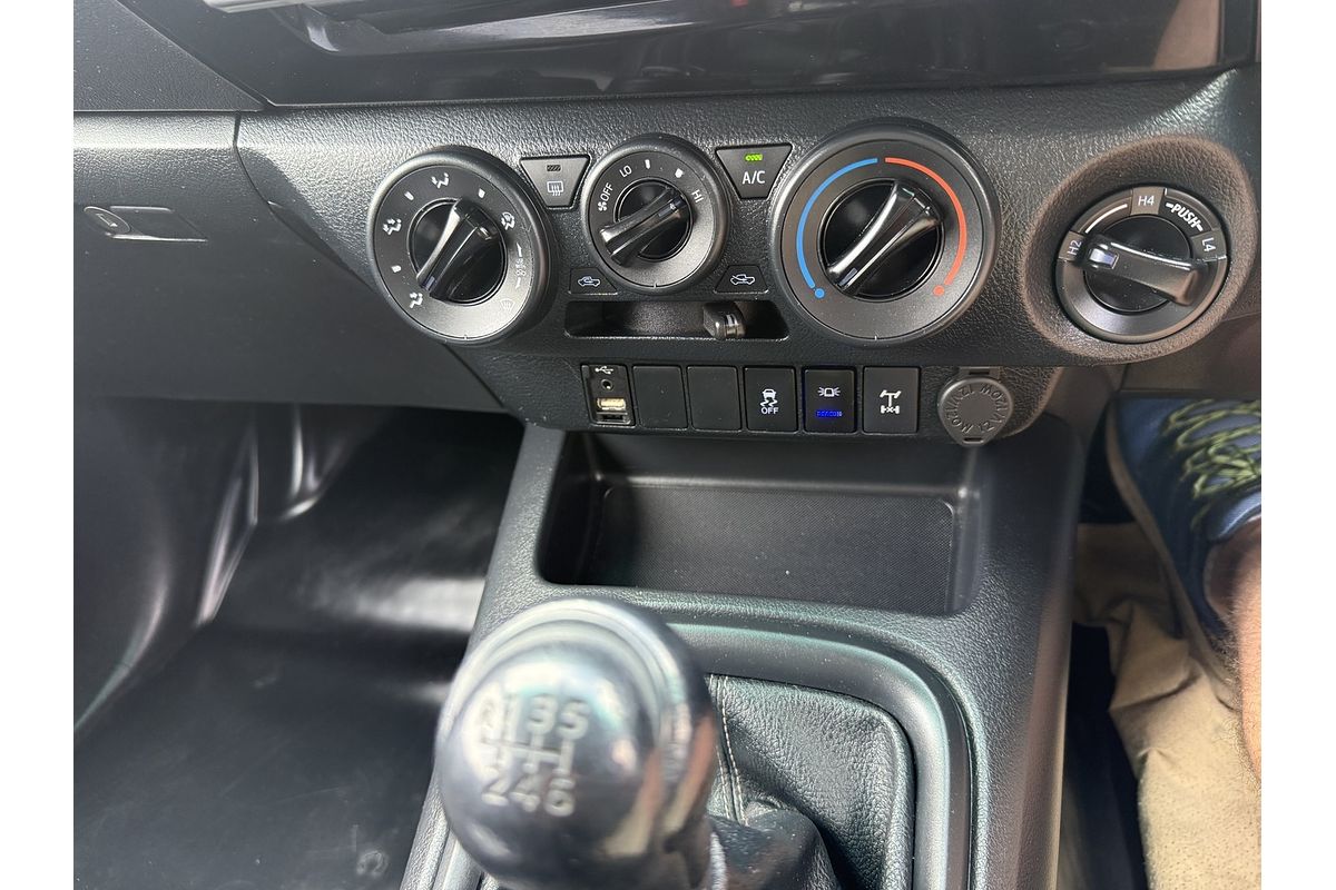 2019 Toyota Hilux SR GUN126R 4X4