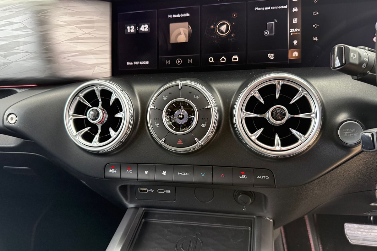 2025 GWM Tank 300 Ultra P01