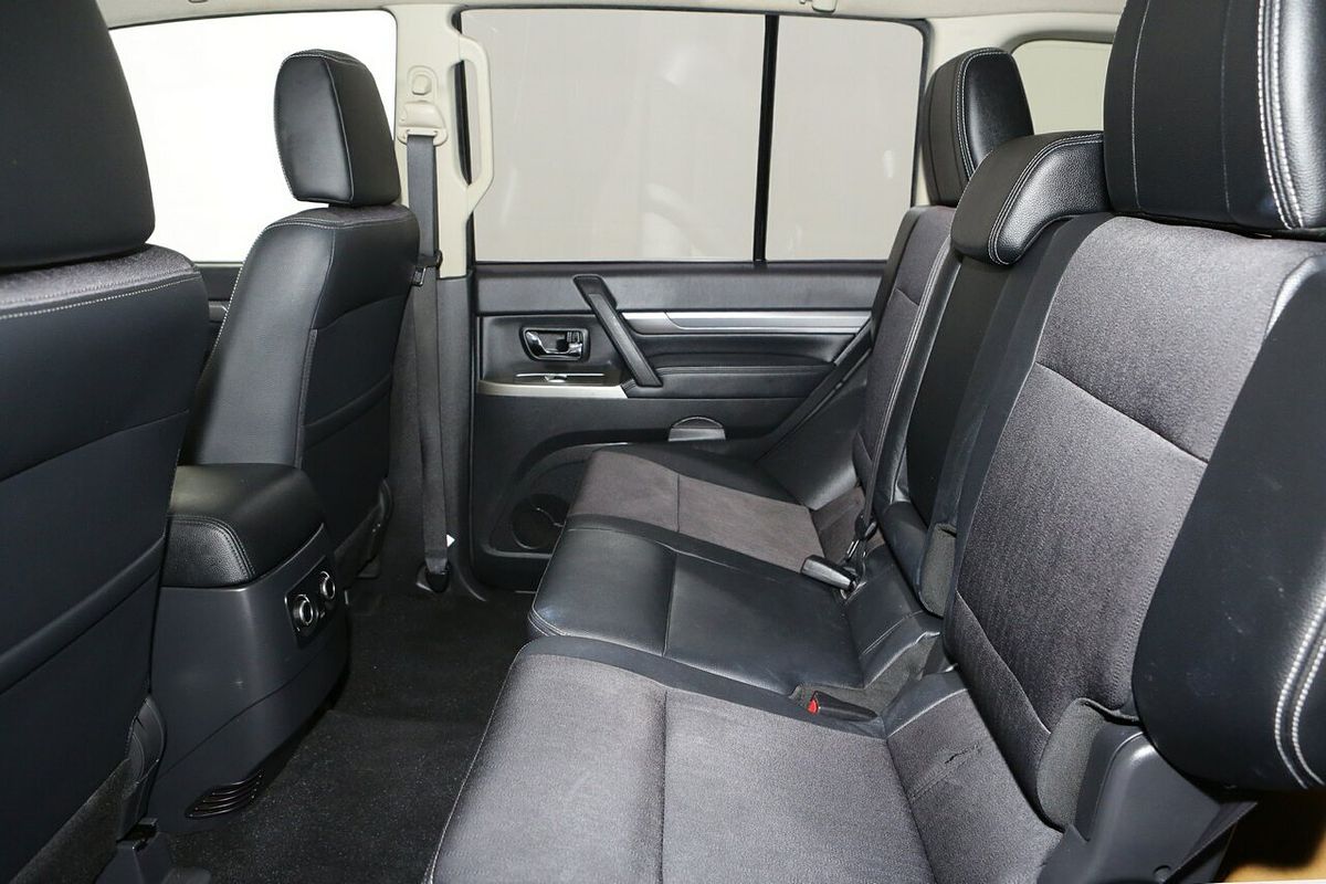 2018 Mitsubishi Pajero GLS NX