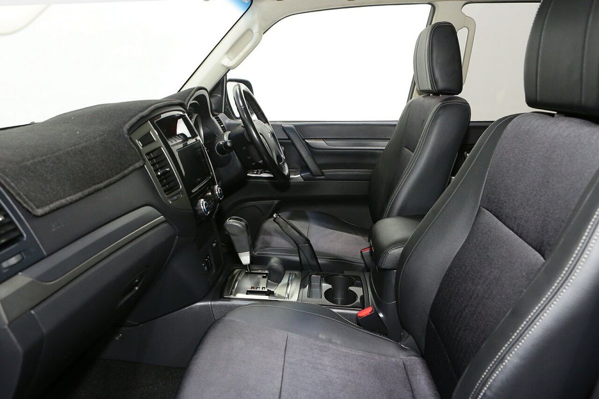 2018 Mitsubishi Pajero GLS NX