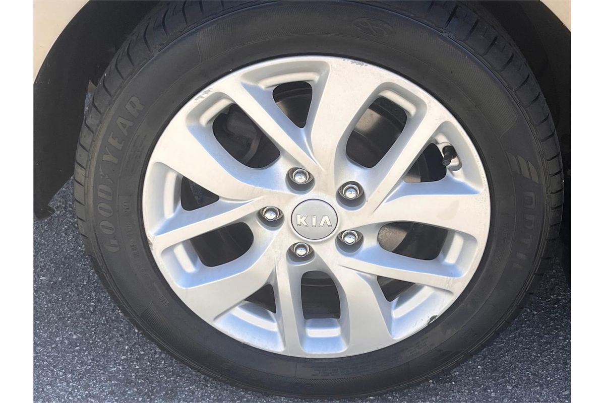 2017 Kia Rondo Si RP