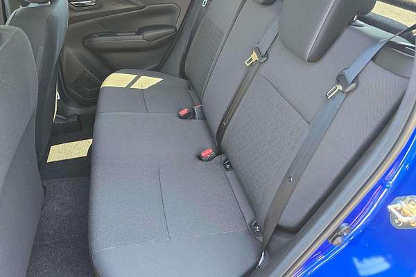 2025 Suzuki Swift Hybrid GLX UZ