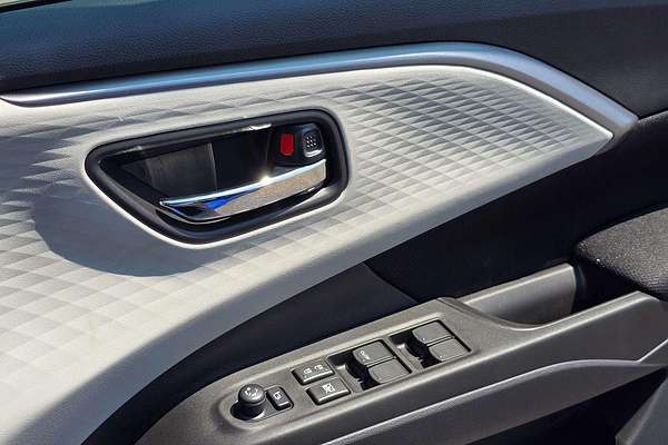 2025 Suzuki Swift Hybrid GLX UZ