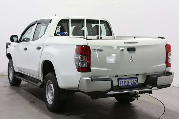 2023 Mitsubishi Triton GLX MR 4X4