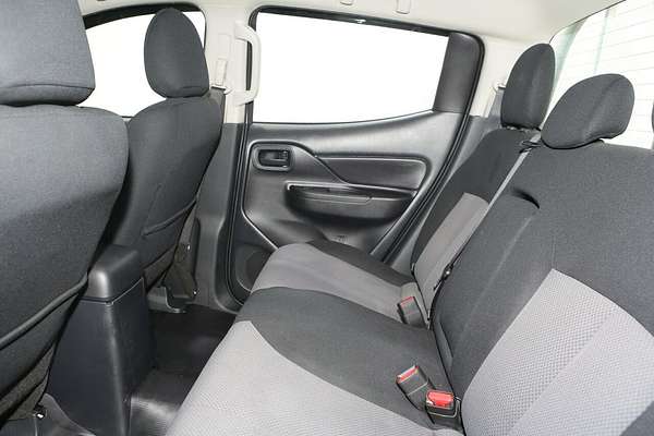 2023 Mitsubishi Triton GLX MR 4X4