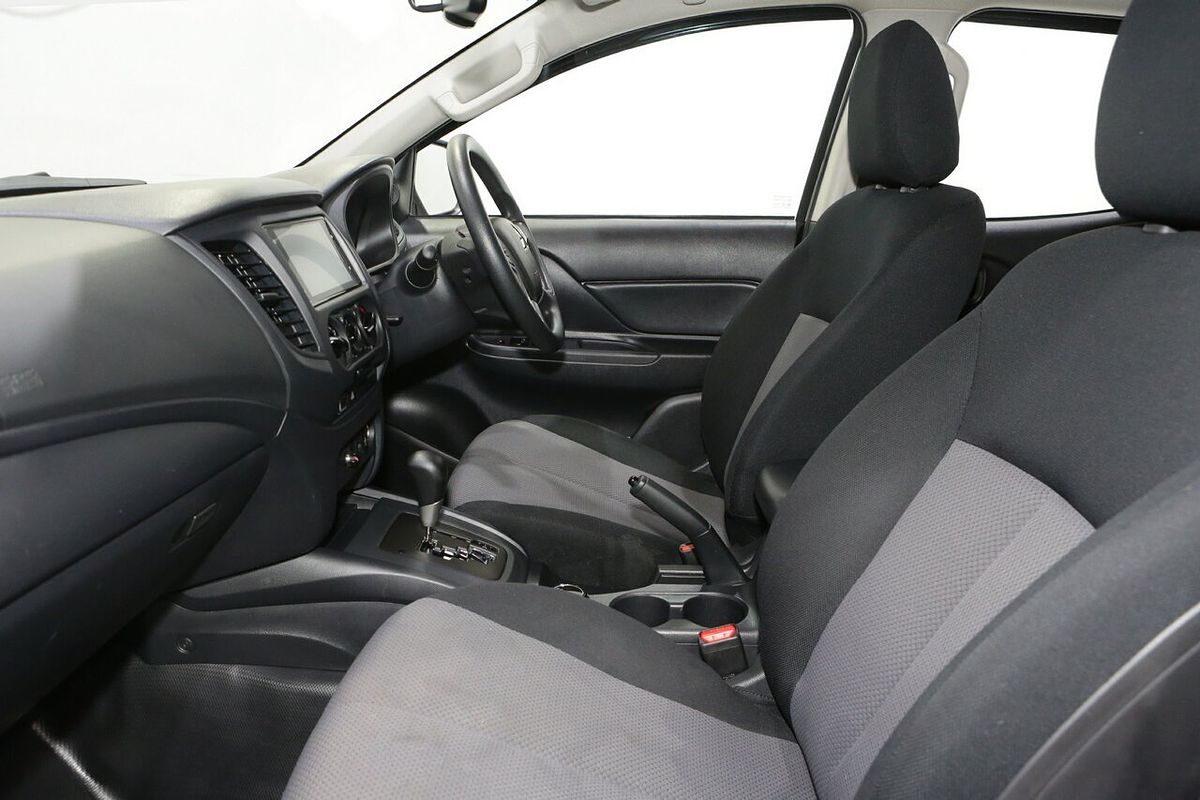 2023 Mitsubishi Triton GLX MR 4X4