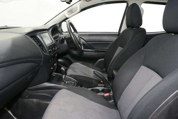 2023 Mitsubishi Triton GLX MR 4X4