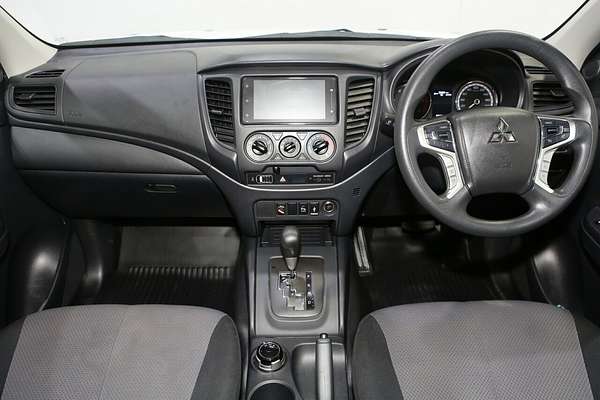 2023 Mitsubishi Triton GLX MR 4X4