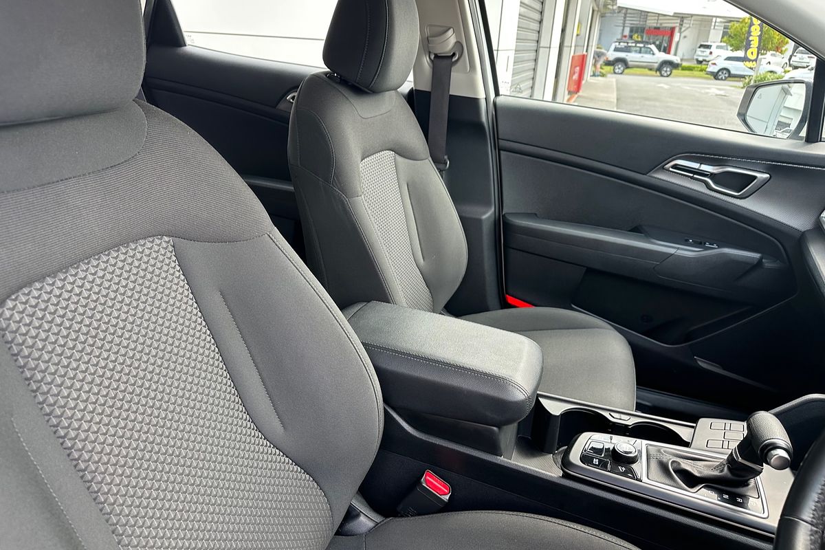 2023 Kia Sportage S NQ5