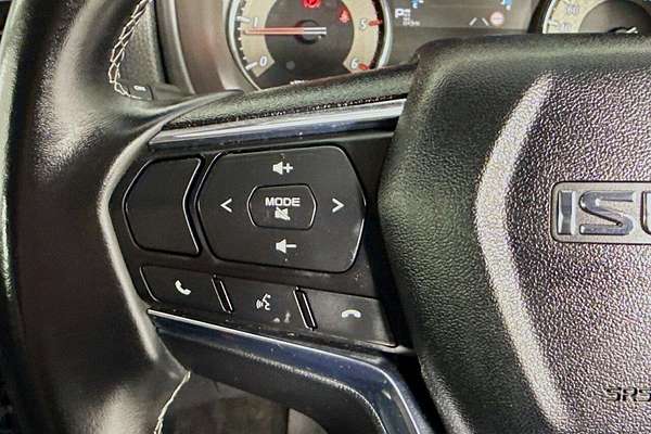 2022 Isuzu MU-X LS-T