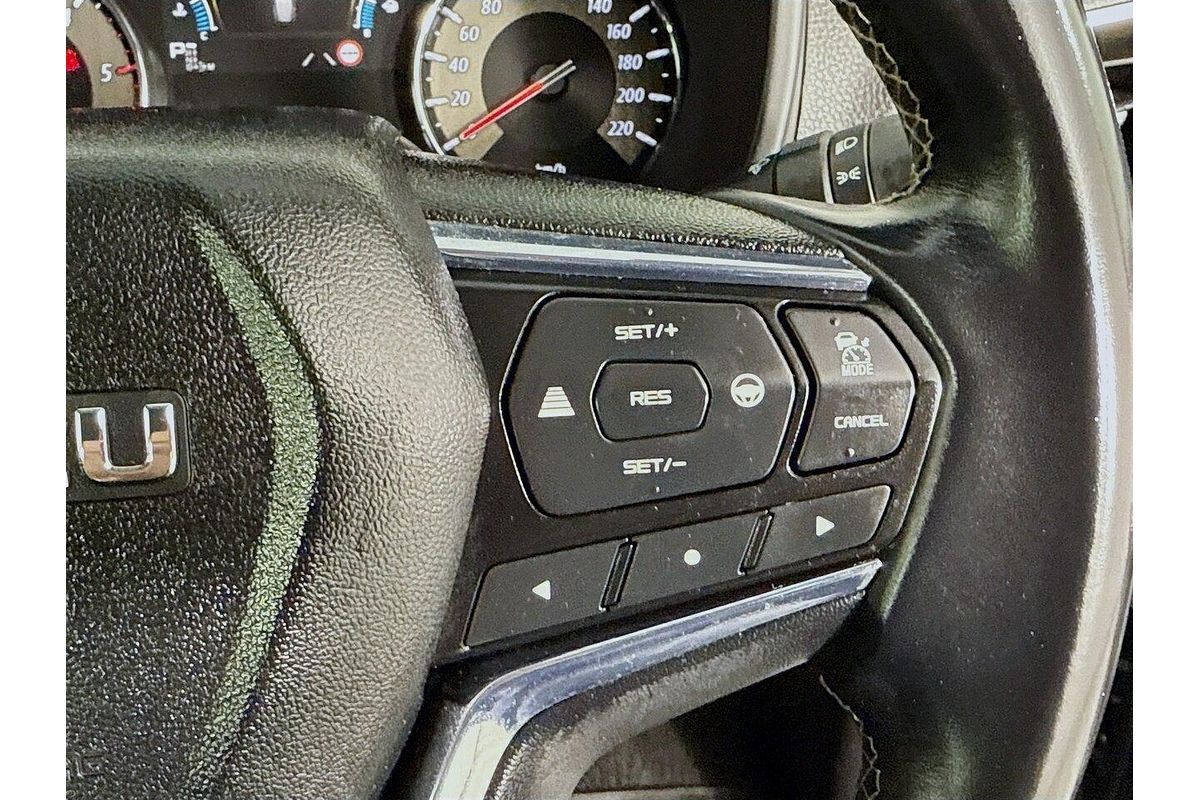 2022 Isuzu MU-X LS-T