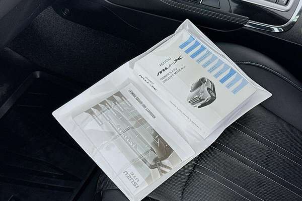 2022 Isuzu MU-X LS-T