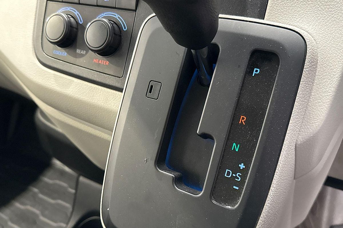 2022 Toyota Hiace Commuter GDH322R ELWB High Roof