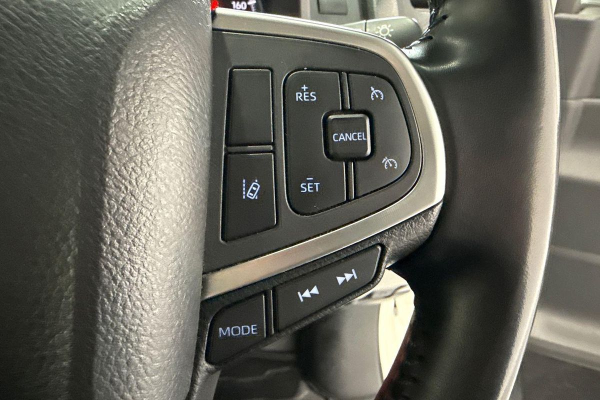 2022 Toyota Hiace Commuter GDH322R ELWB High Roof