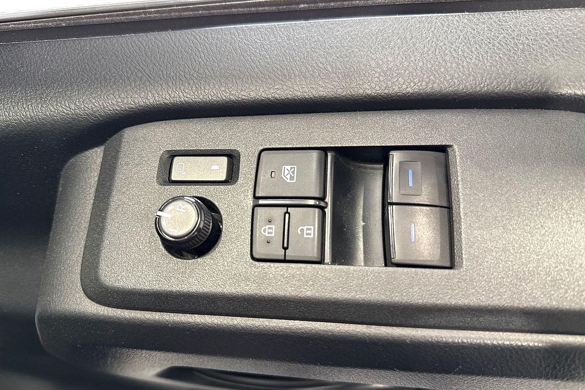 2022 Toyota Hiace Commuter GDH322R ELWB High Roof