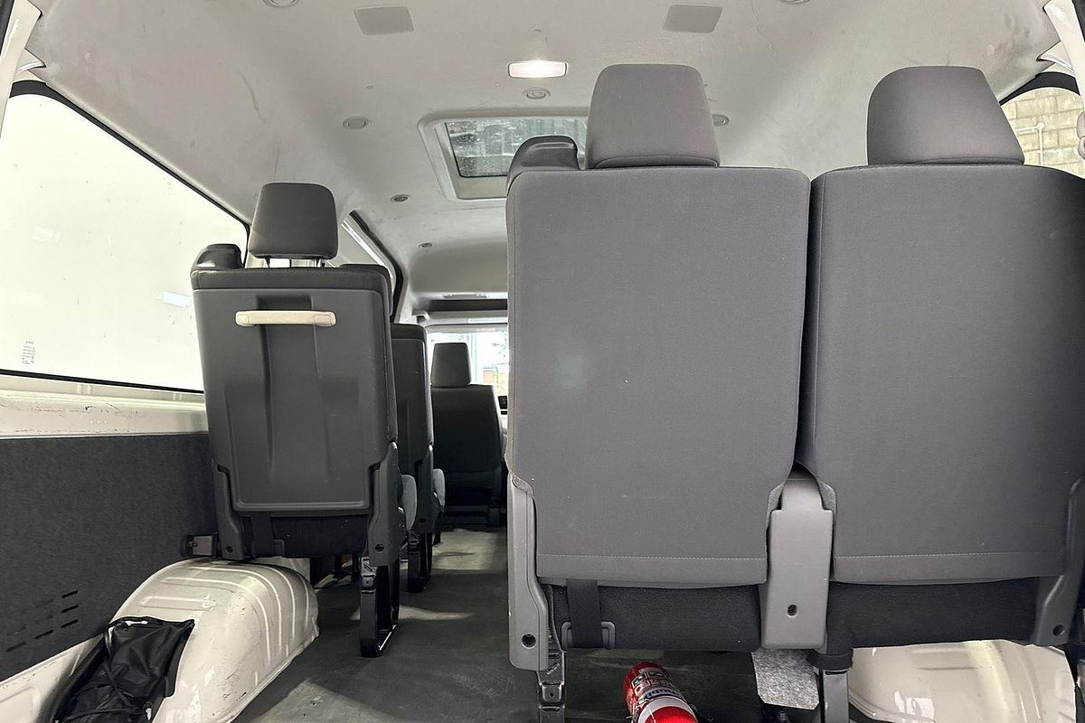 2022 Toyota Hiace Commuter GDH322R ELWB High Roof