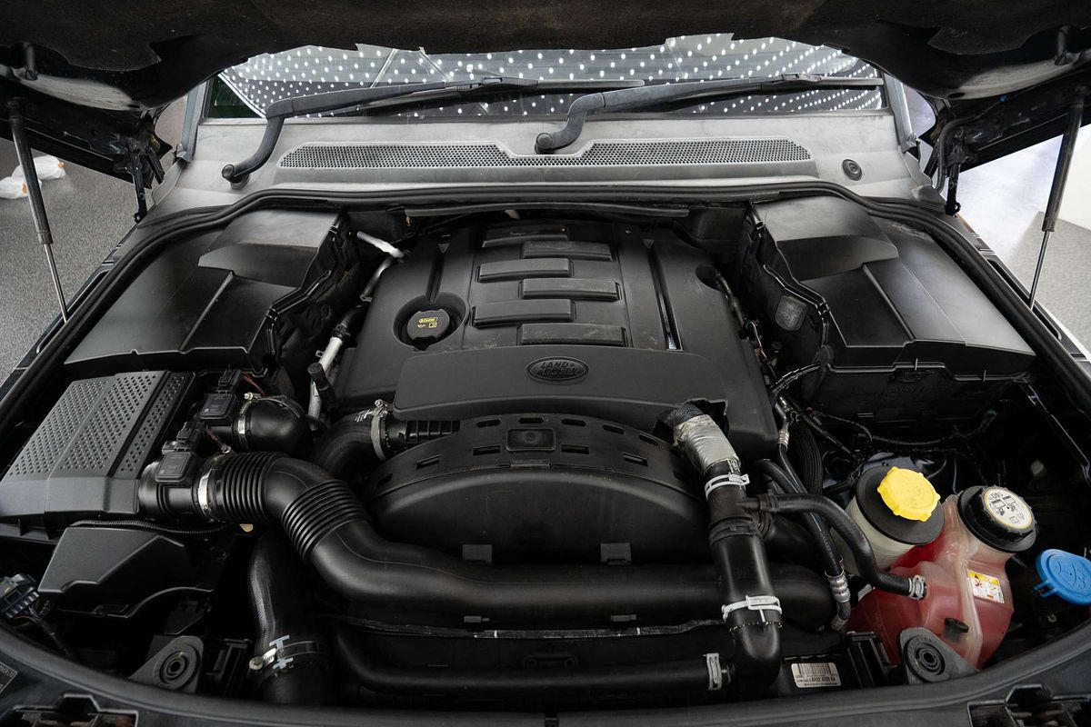 2014 Land Rover Discovery SDV6 HSE Series 4