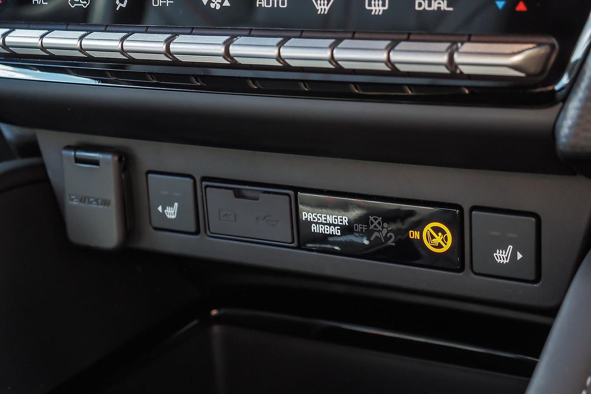 2025 Isuzu MU-X X-TERRAIN