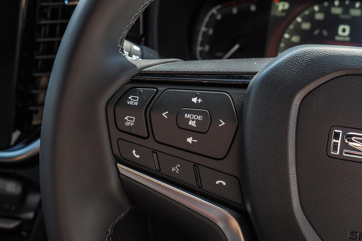 2025 Isuzu MU-X X-TERRAIN