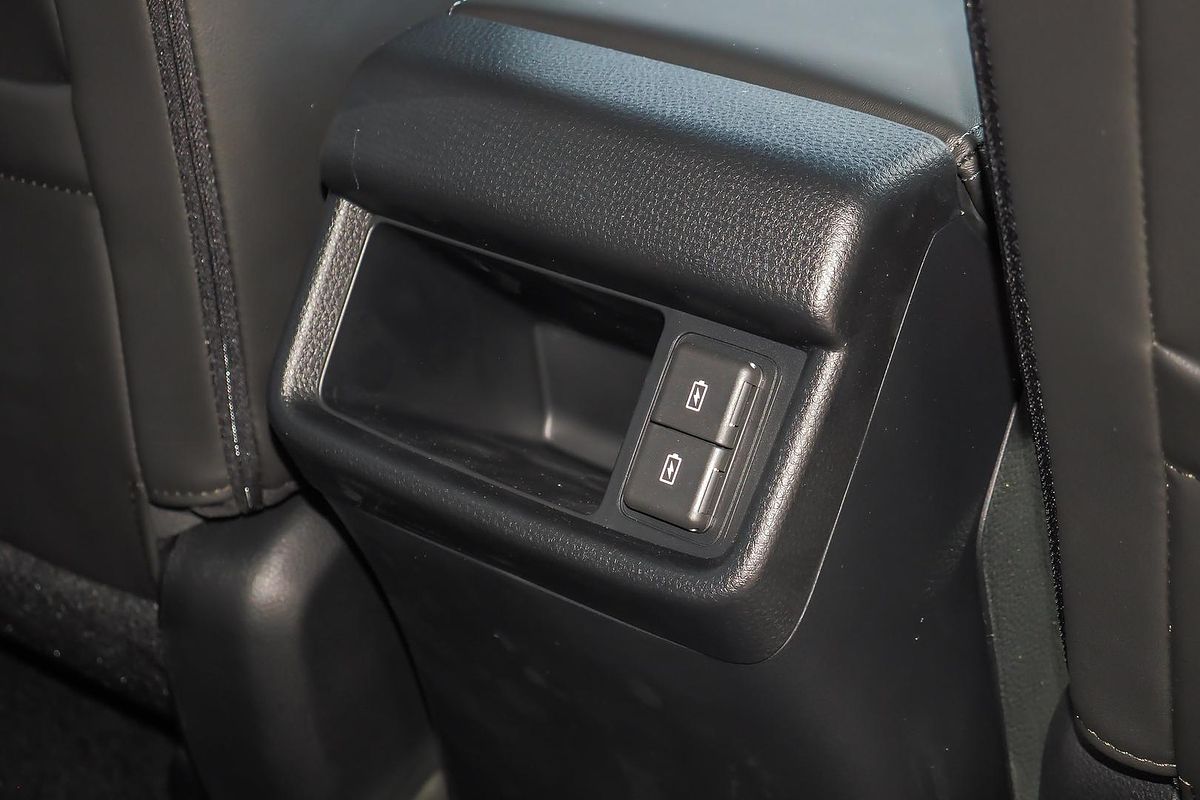 2025 Isuzu MU-X X-TERRAIN