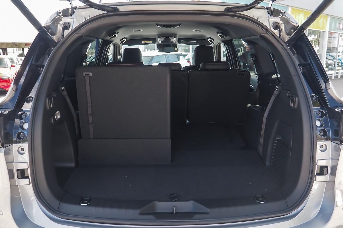 2025 Isuzu MU-X X-TERRAIN