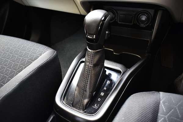 2024 Suzuki Swift Hybrid UZ