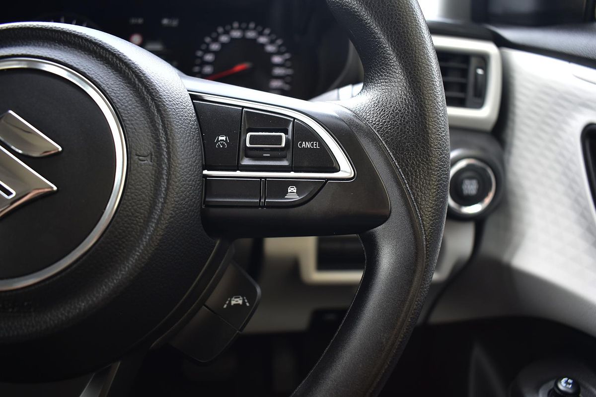 2024 Suzuki Swift Hybrid UZ