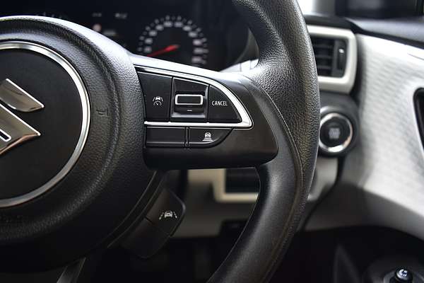 2024 Suzuki Swift Hybrid UZ